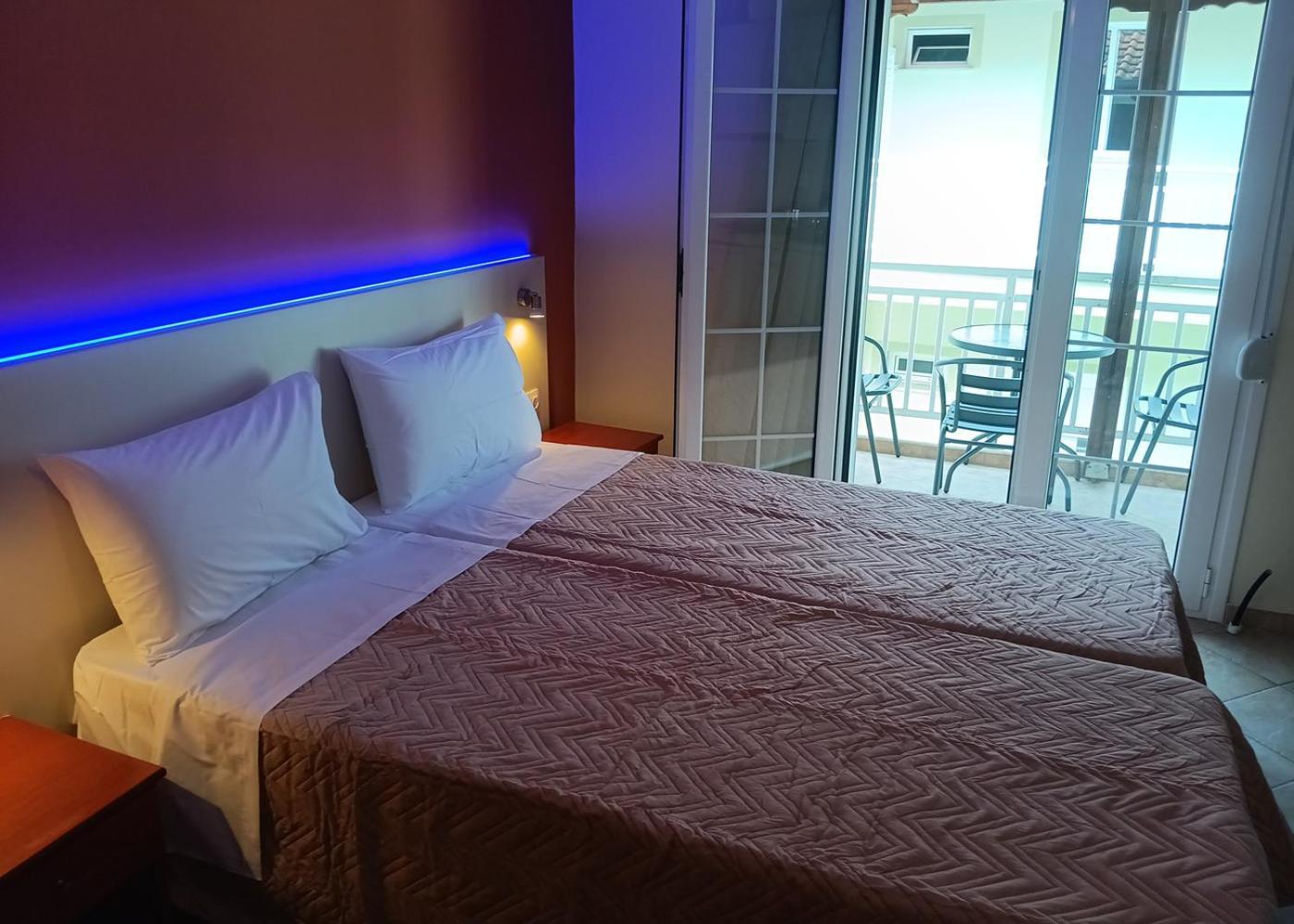 Oasis Blue Inn เลปโตการายา ภายนอก รูปภาพ