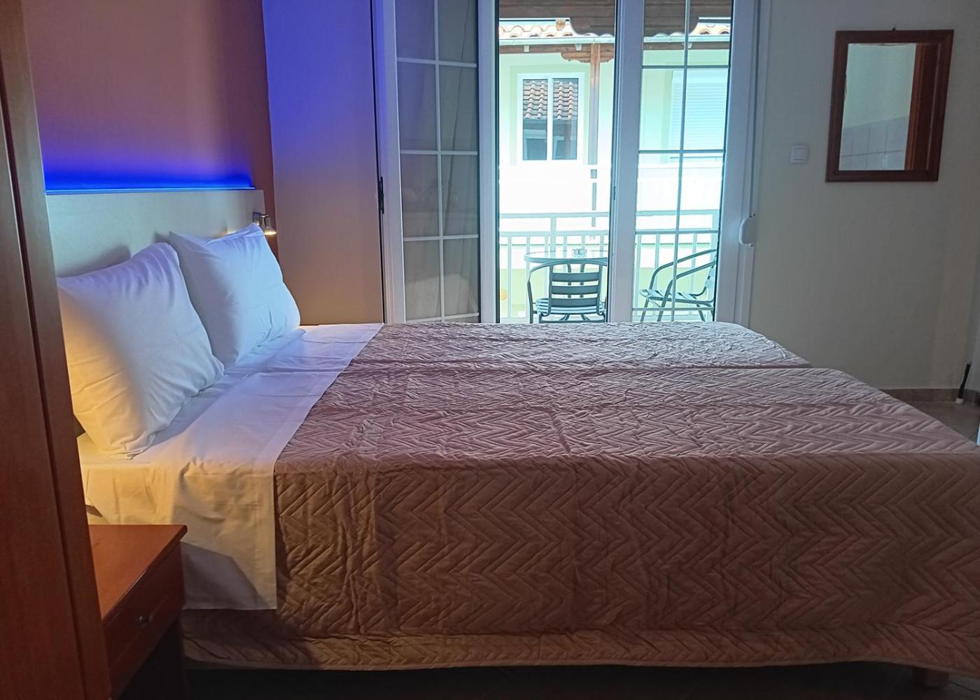Oasis Blue Inn เลปโตการายา ภายนอก รูปภาพ